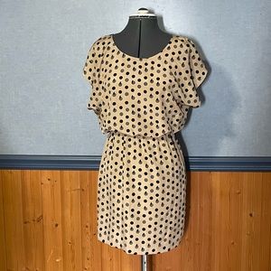 EUC- Tan and black elastic waist dress size small